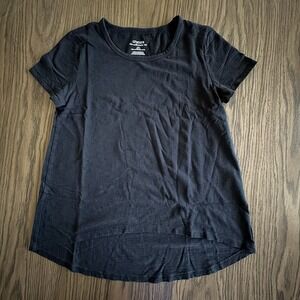 Chico's The Ultimate Tee Size 1 (8/10) Black Short Sleeve Hi Low Hem Top EUC 🖤